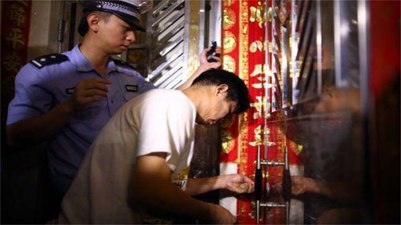 者楼镇请开锁师傅开了锁后，师傅